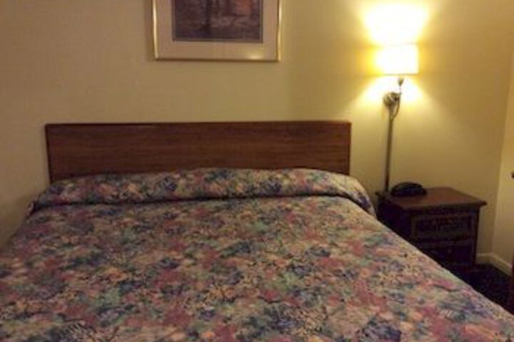 Room 11 of 13