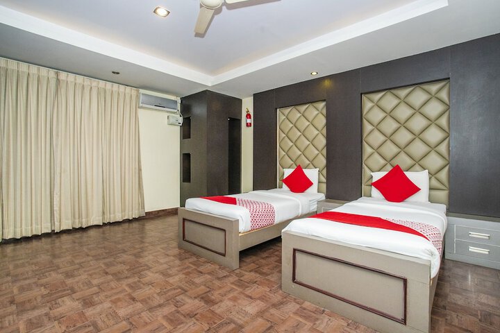 Room 5 of 18