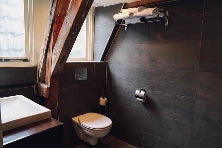 Clean Restrooms
