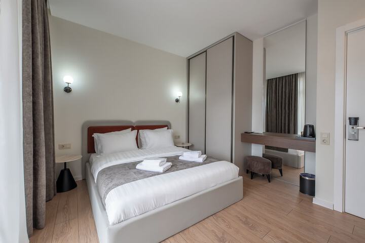 Room 8 of 31