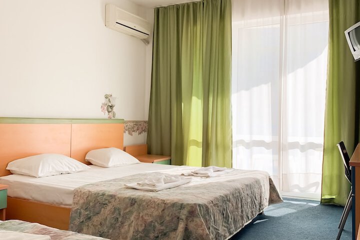 Room 6 of 36
