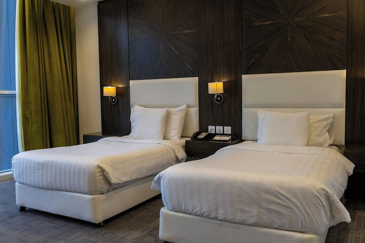 Room 13 of 60