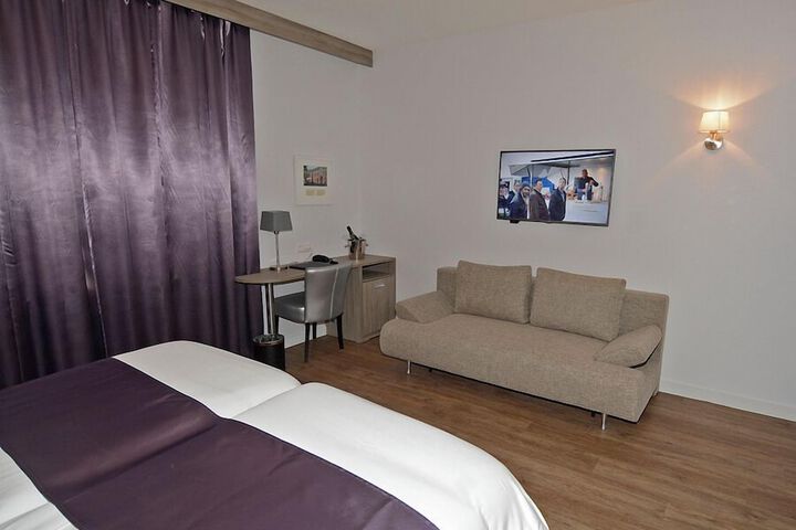 Room 26 of 44