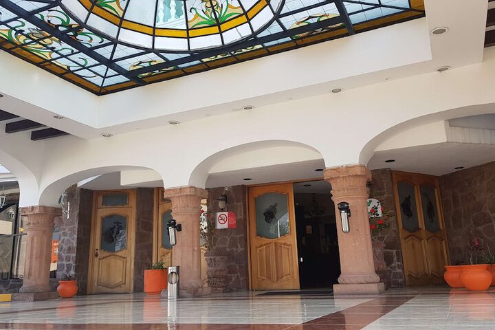 Guest Lobby