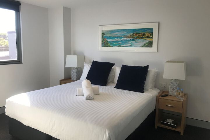 Room 8 of 33