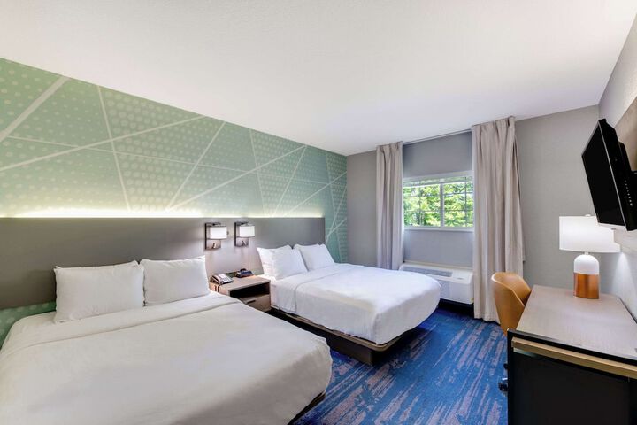 2 Queen Beds (4 of 6)
