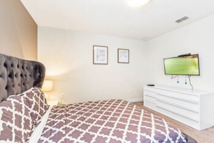 Room 40 of 216