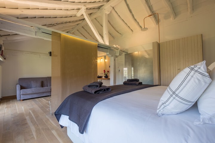 Room 27 of 78