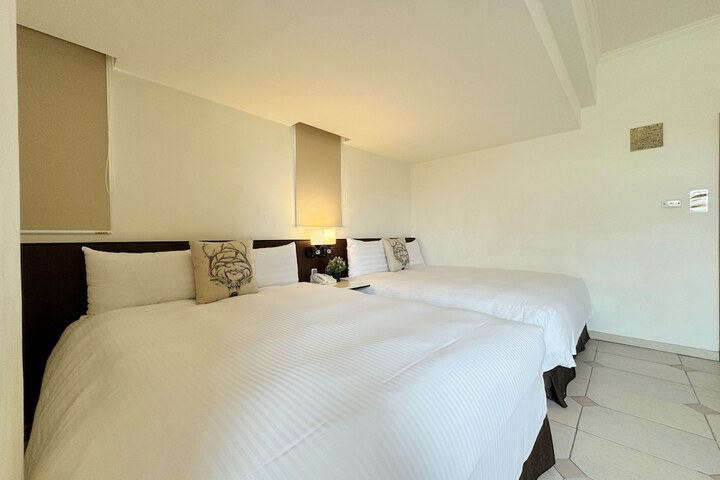 Room 22 of 62