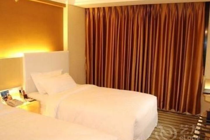 Room 2 of 57
