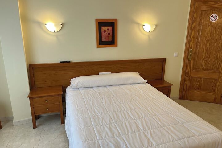 Room 3 of 8