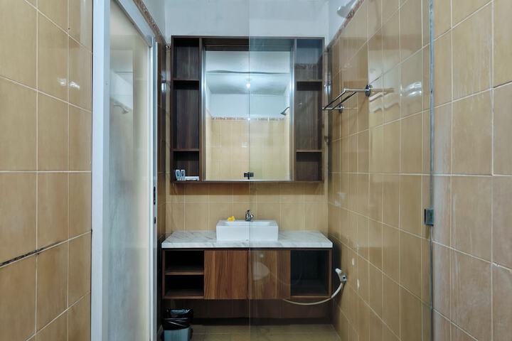 Room 33 of 57