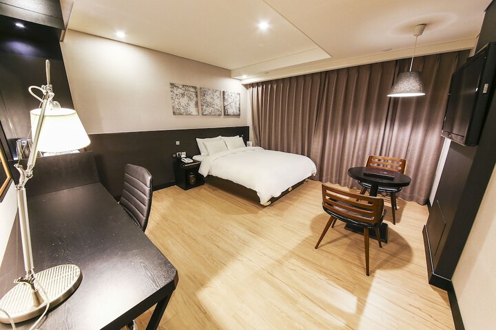 Room 26 of 60