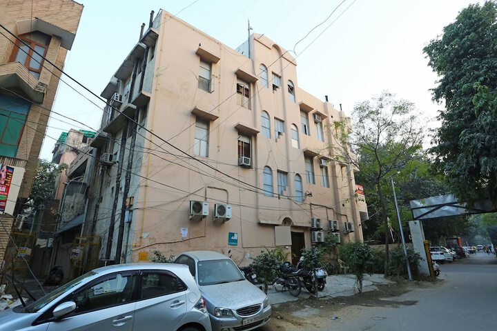 OYO 542 Kalkaji Residency Bnb