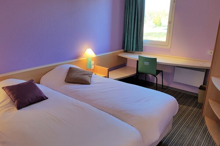 Room 7 of 63