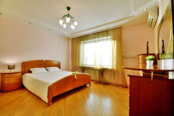 Room 106 of 203