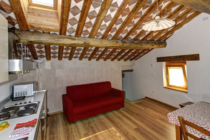 Room 9 of 37