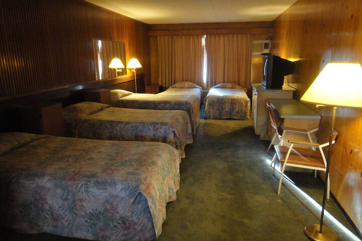 Room 14 of 33