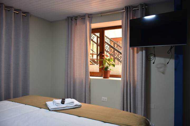 Room 32 of 100
