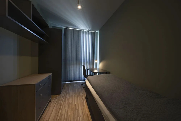 Room 2 of 12