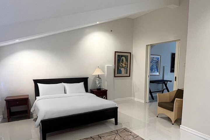 Room 9 of 44