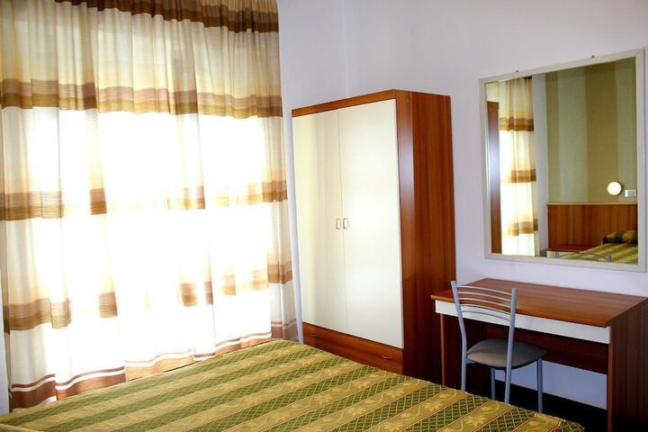 Room 18 of 22