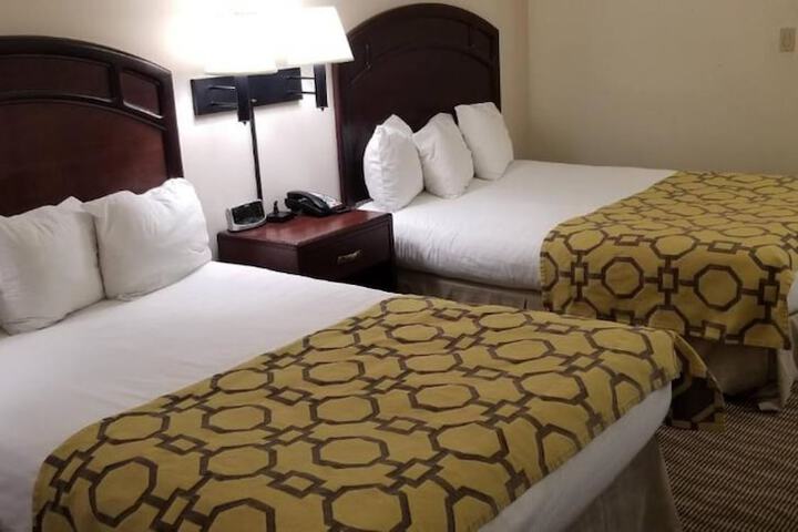 Double Accessible King Size Bed (2 of 2)