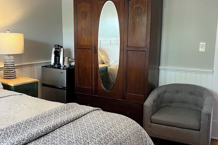 Room 16 of 64