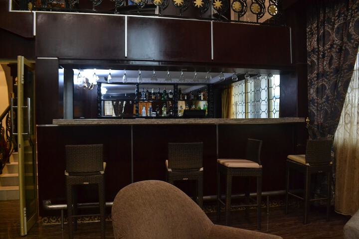 Lounge 45 of 59