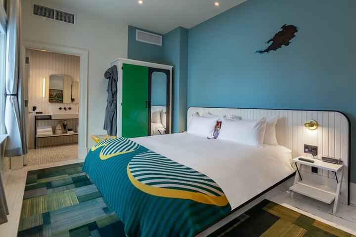 1 Queen Bed (9 of 29)