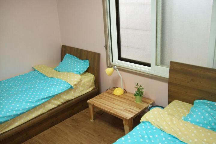 Room 11 of 45