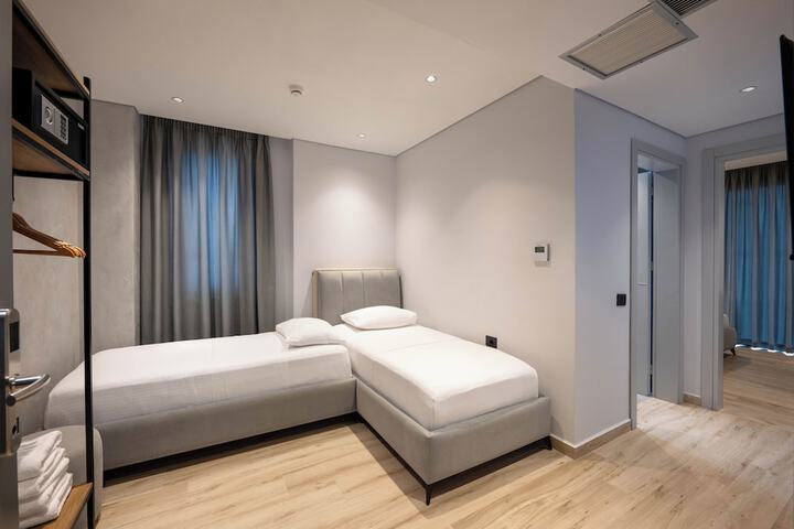 Room 15 of 112
