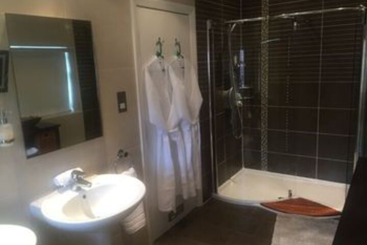 Room 2 of 42