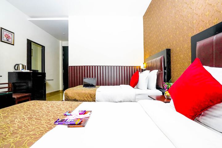 Room 10 of 35