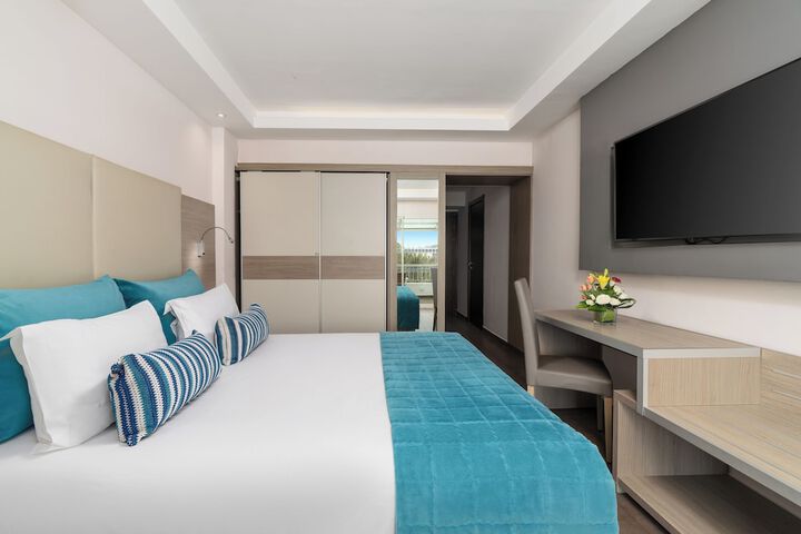 Room 45 of 184