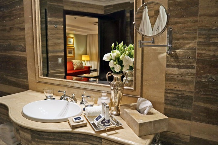 Room 40 of 70