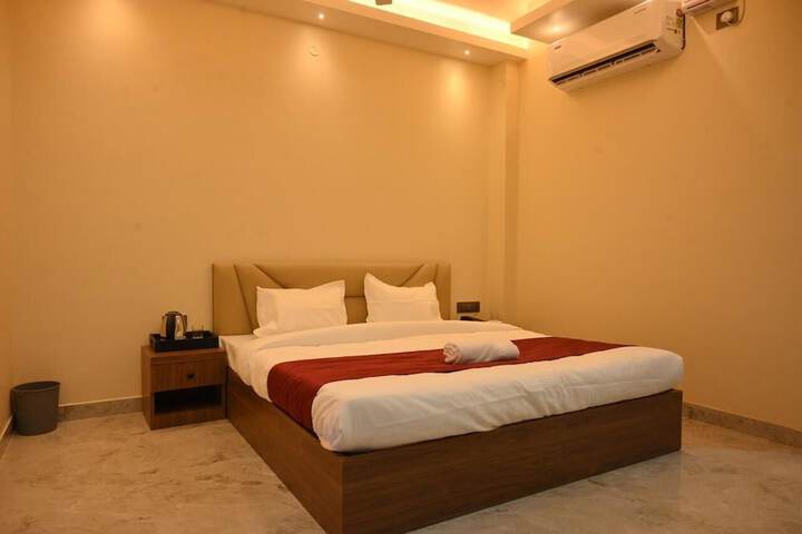 Room 18 of 28