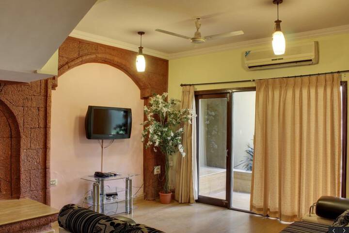 Room 8 of 28