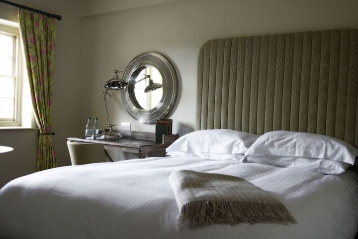 Room 3 of 39