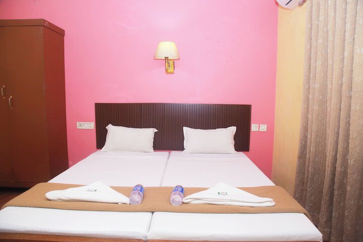 Room 33 of 51