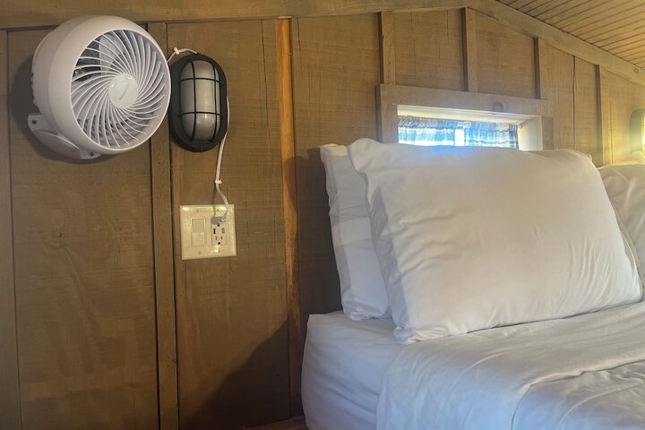 Room 6 of 119