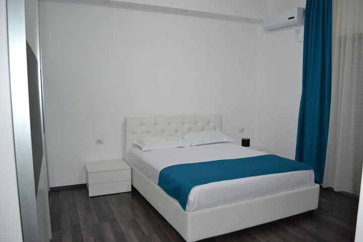 Room 21 of 32