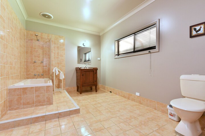 Room 16 of 26