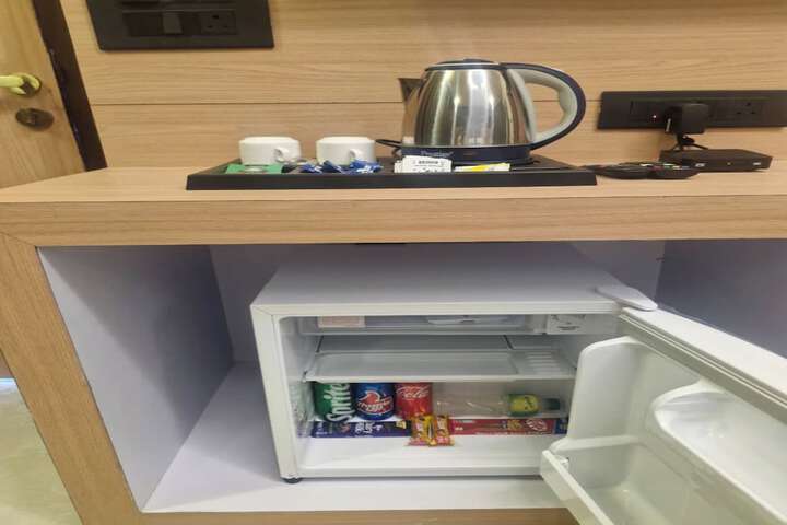 Room 12 of 41