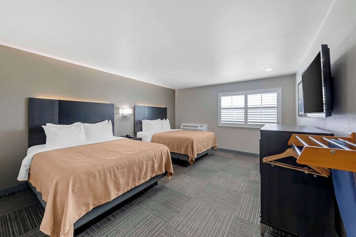 Room 5 of 33