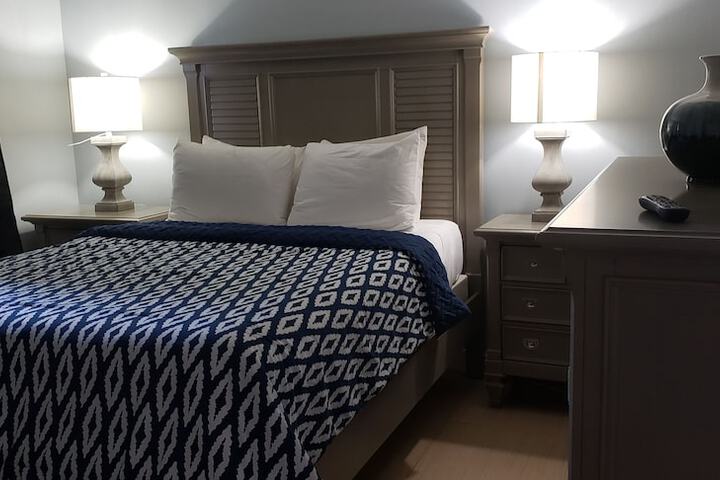 Executive 2 Queen Beds Pool View Garden Area (6 of 18)