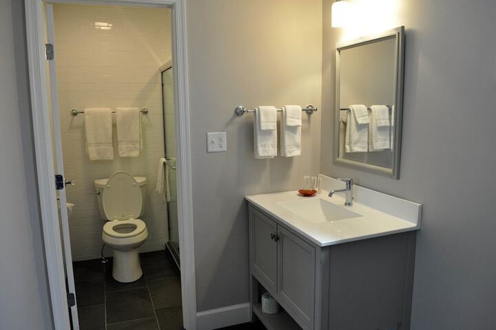 Room 33 of 59