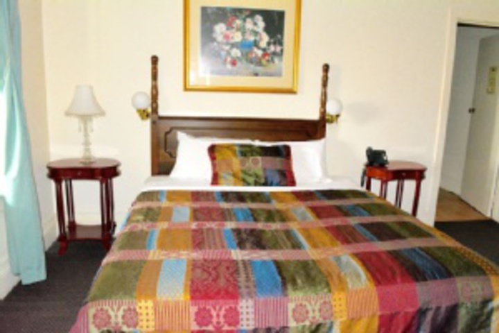 Room 704 of 768