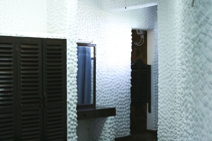 Room 16 of 20
