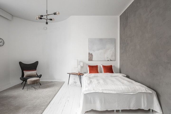 Room 2 of 80